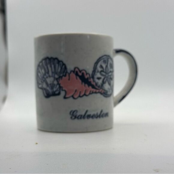 Vintage Galveston, etched beach, seashell design, coffee mug - Picture 2 of 6